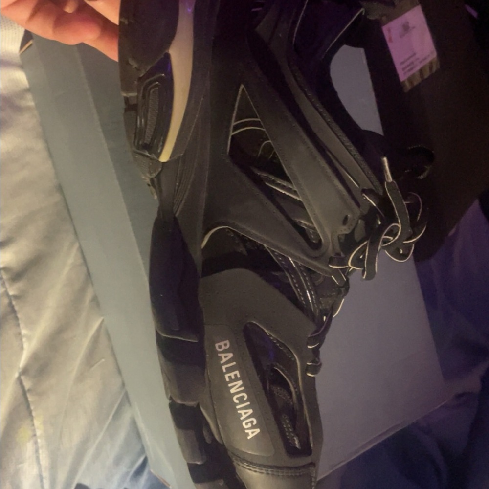 Selling these balenciaga good condition worn twice - Picture 4 of 6